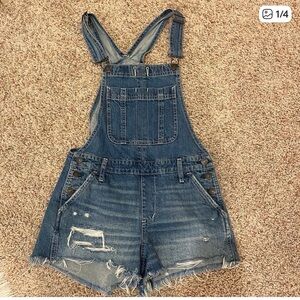 Abercrombie & Fitch women’s size xs overall shorts.